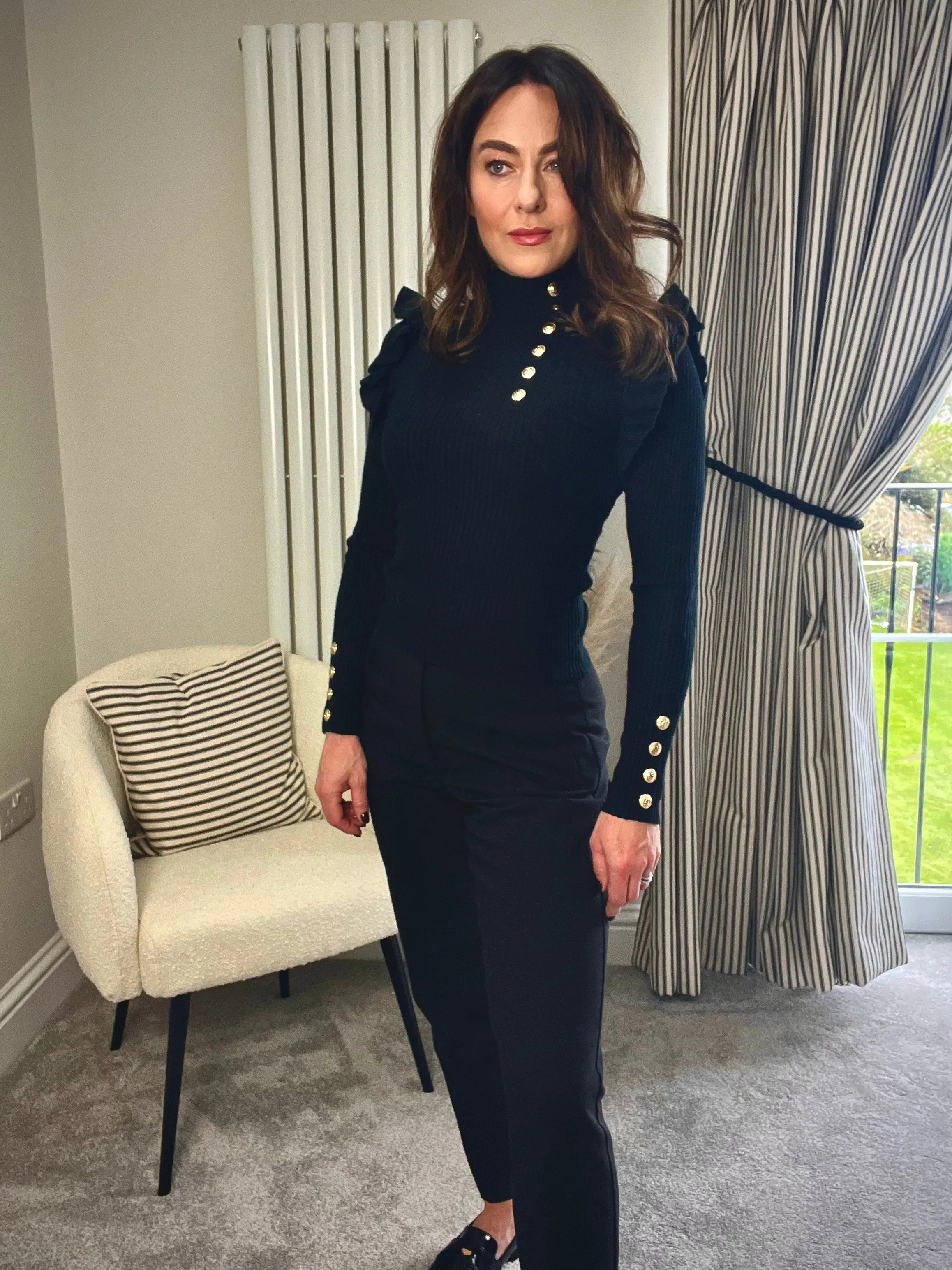 BLACK BUTTON DETAIL KNIT