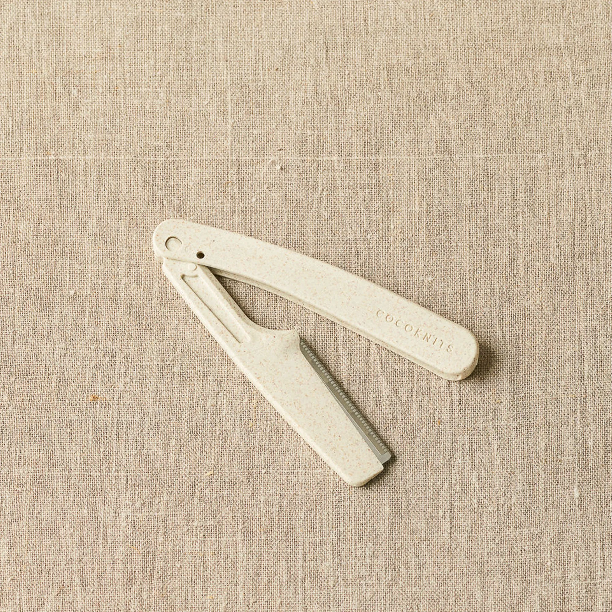 Cocoknits Sweater Care Collection - Fuzz Off Comb