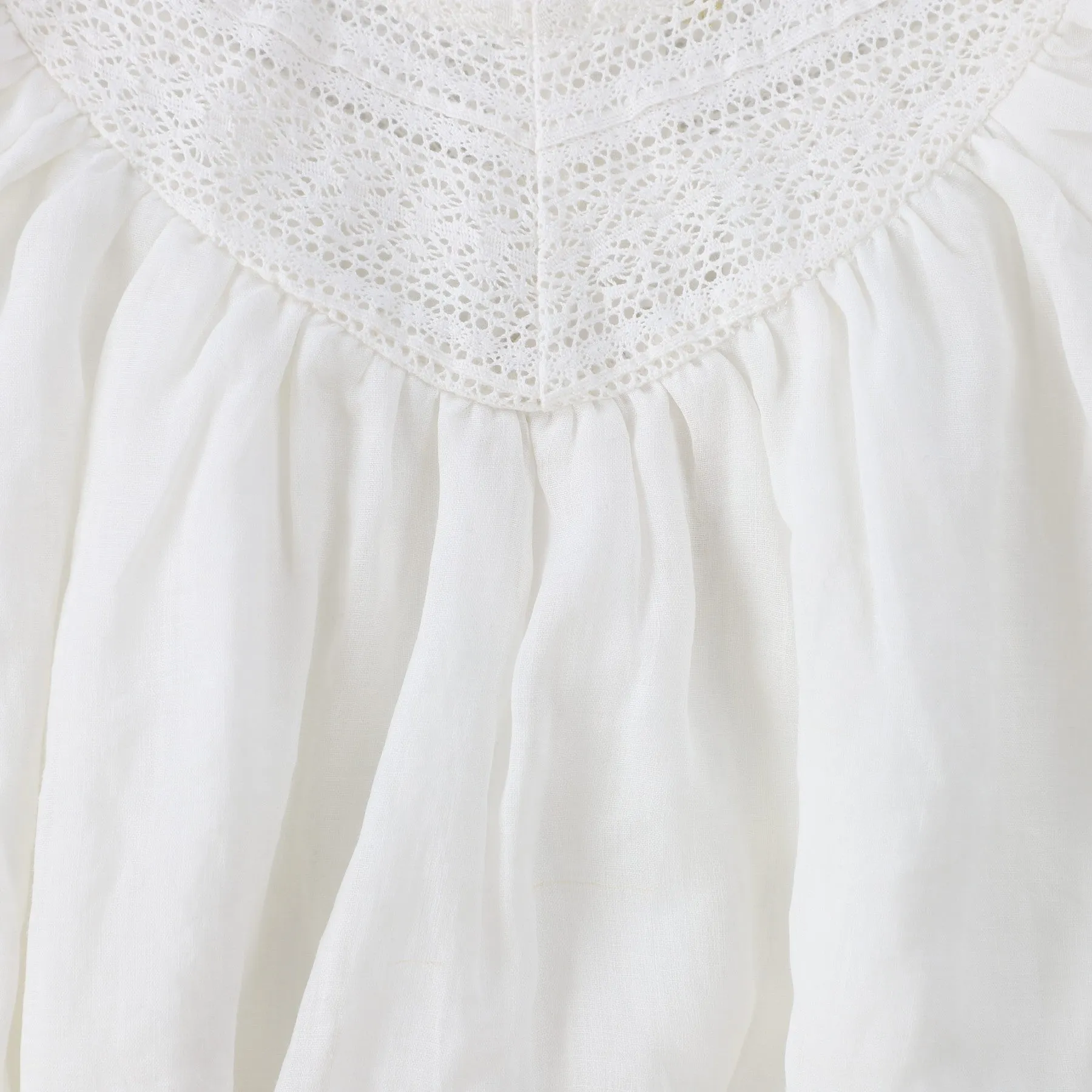 PETITE AMALIE WHITE LACE DETAIL ROMPER