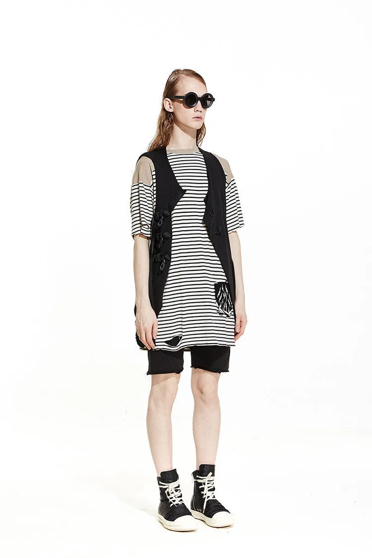 WANDERER'S HOOKED ATTACHED GEO-CUT KNIT VEST / BLACK
