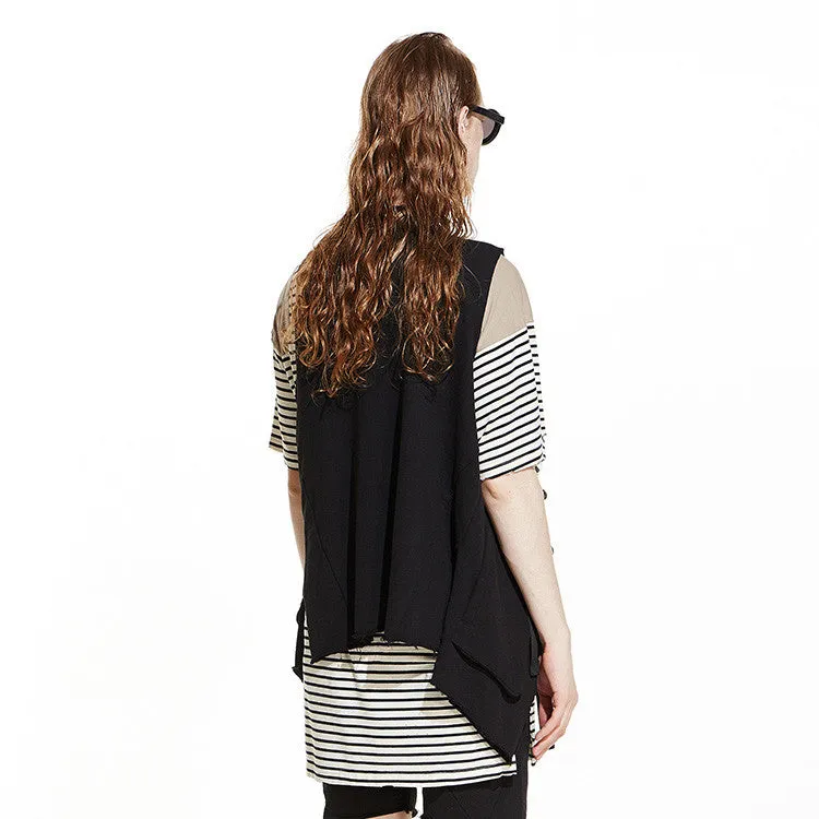 WANDERER'S HOOKED ATTACHED GEO-CUT KNIT VEST / BLACK